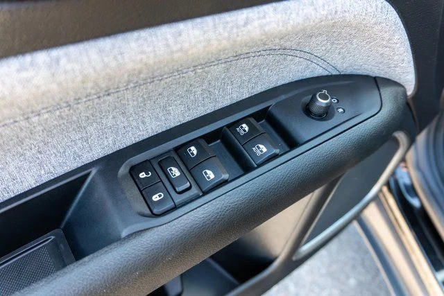 Used 2023 Black Jeep Latitude image 19