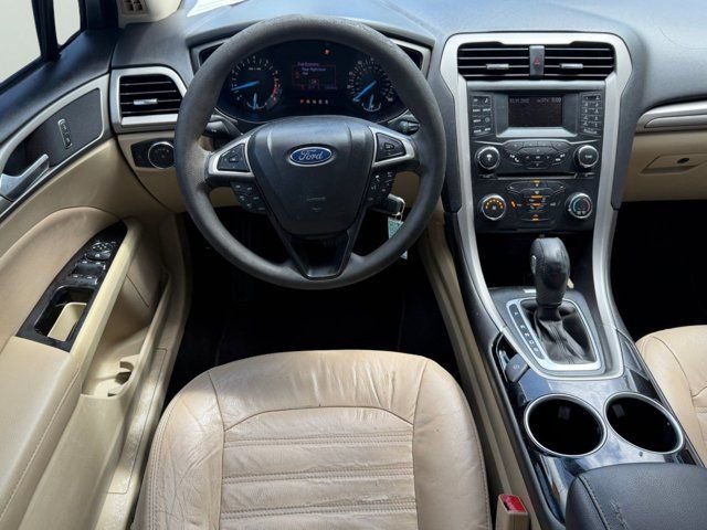 Used 2013 White Ford SE image 20