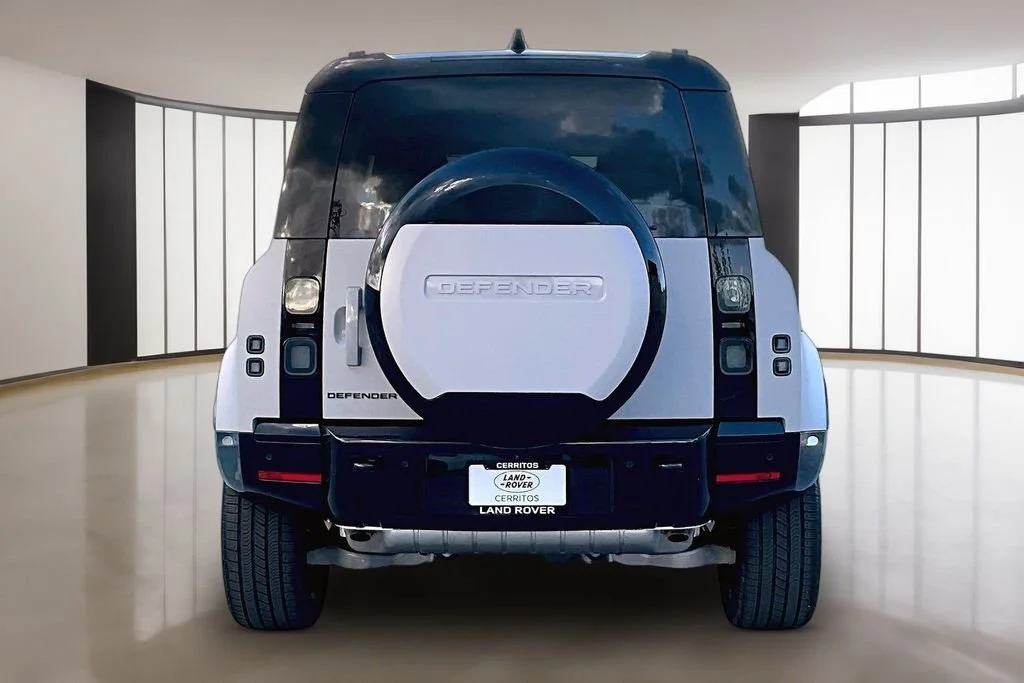 New 2026 Borasco Grey LAND ROVER X-Dynamic SE image 4