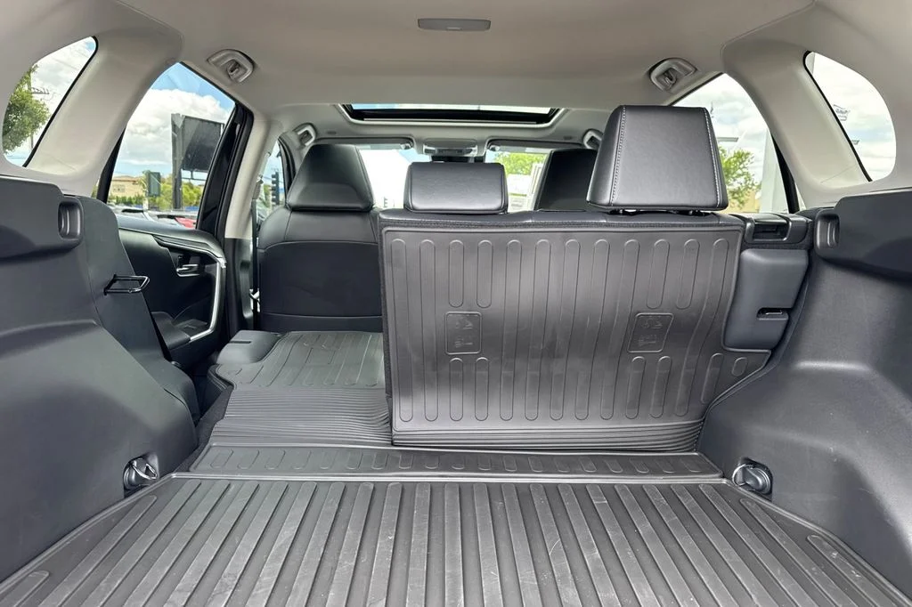 Used 2025 Black Toyota XLE Premium image 20
