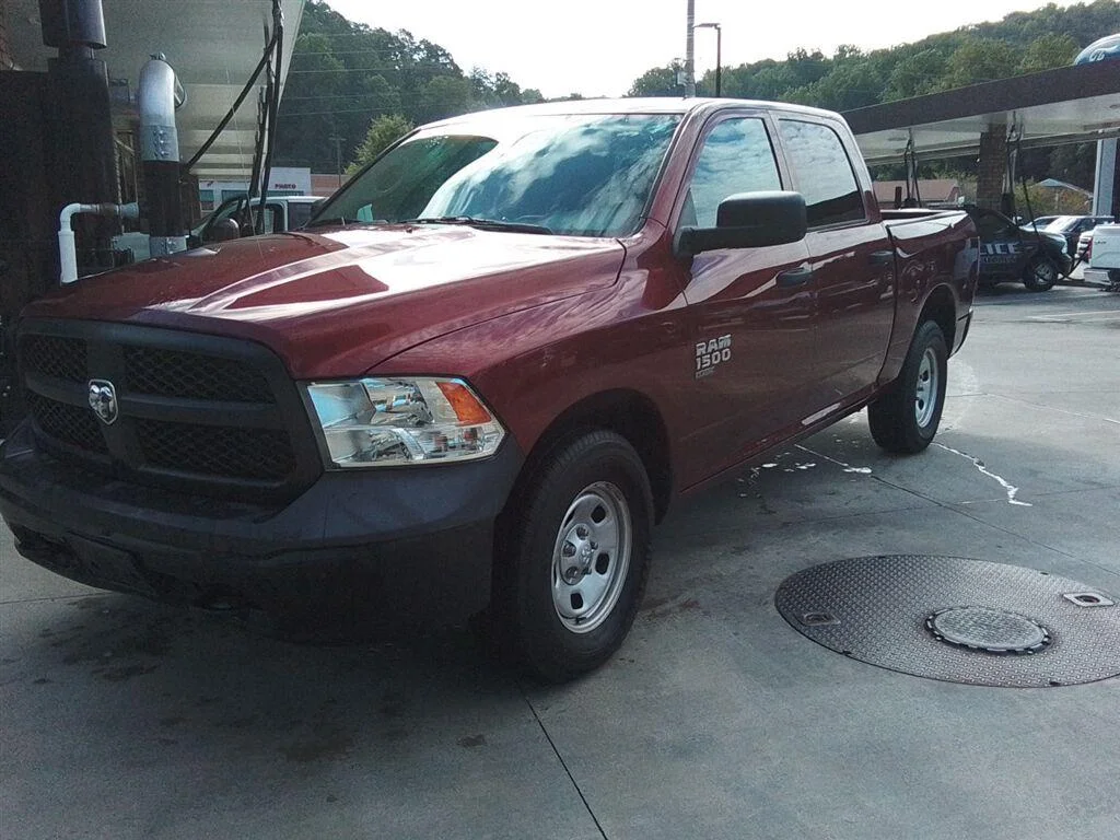 Used 2019 Delmonico Red Pearlcoat Ram Tradesman image 1