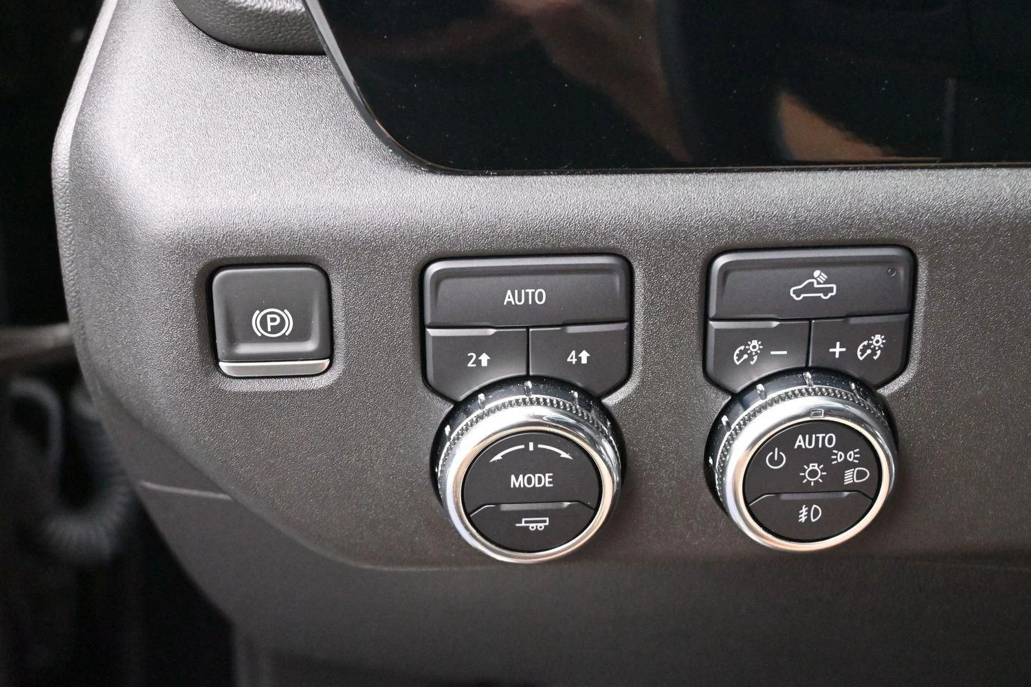 Used 2025 Onyx Black GMC Elevation image 27