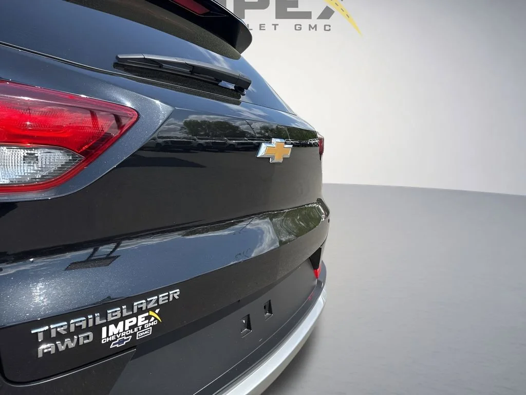 Used 2023 Mosaic Black Metallic Chevrolet LT image 35