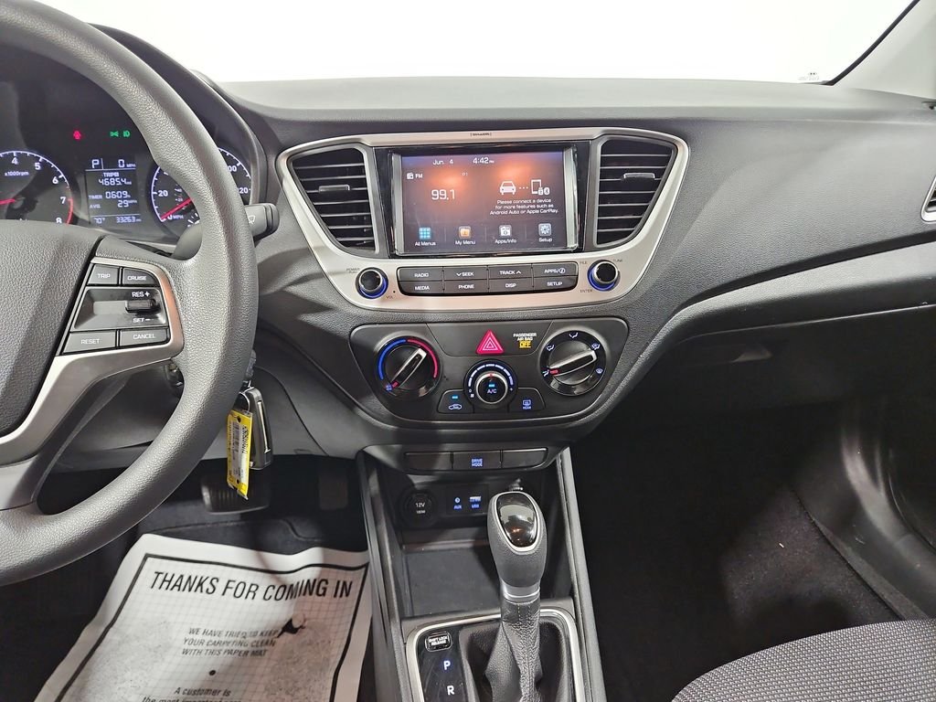 Used 2021 White Hyundai SEL image 18