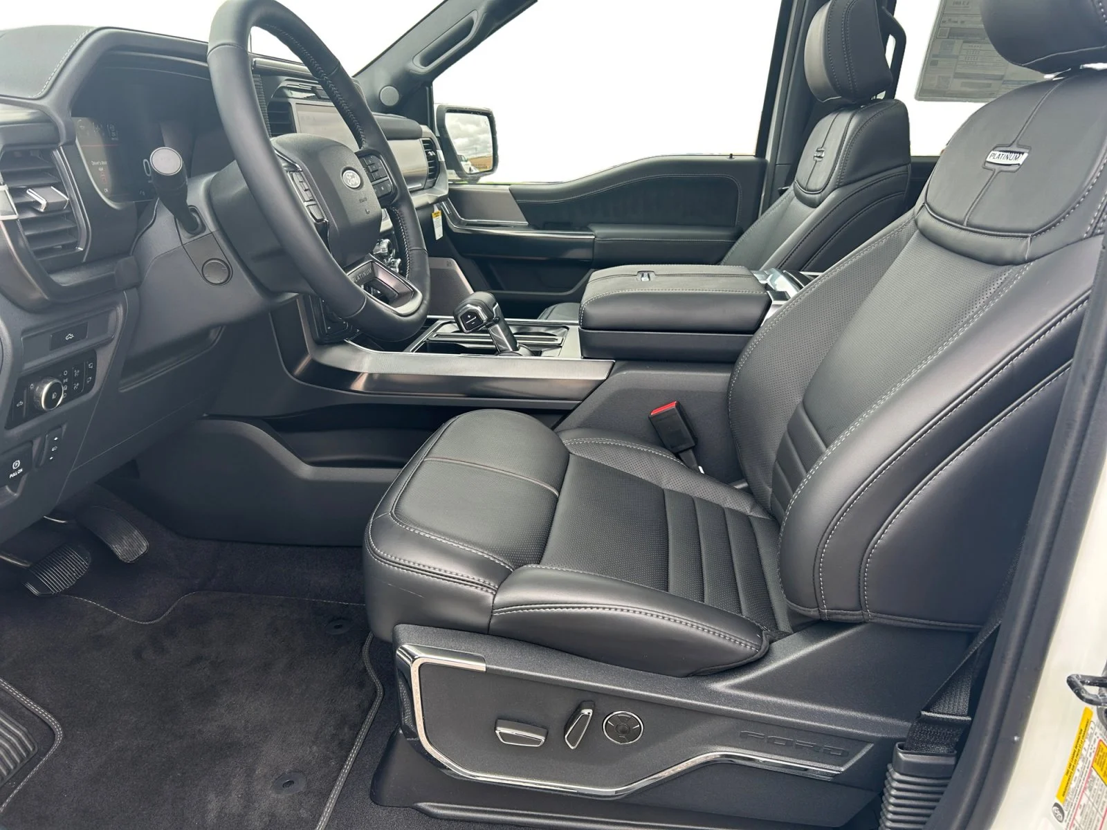 New 2026 Star White Metallic Tri-Coat Ford Platinum image 14