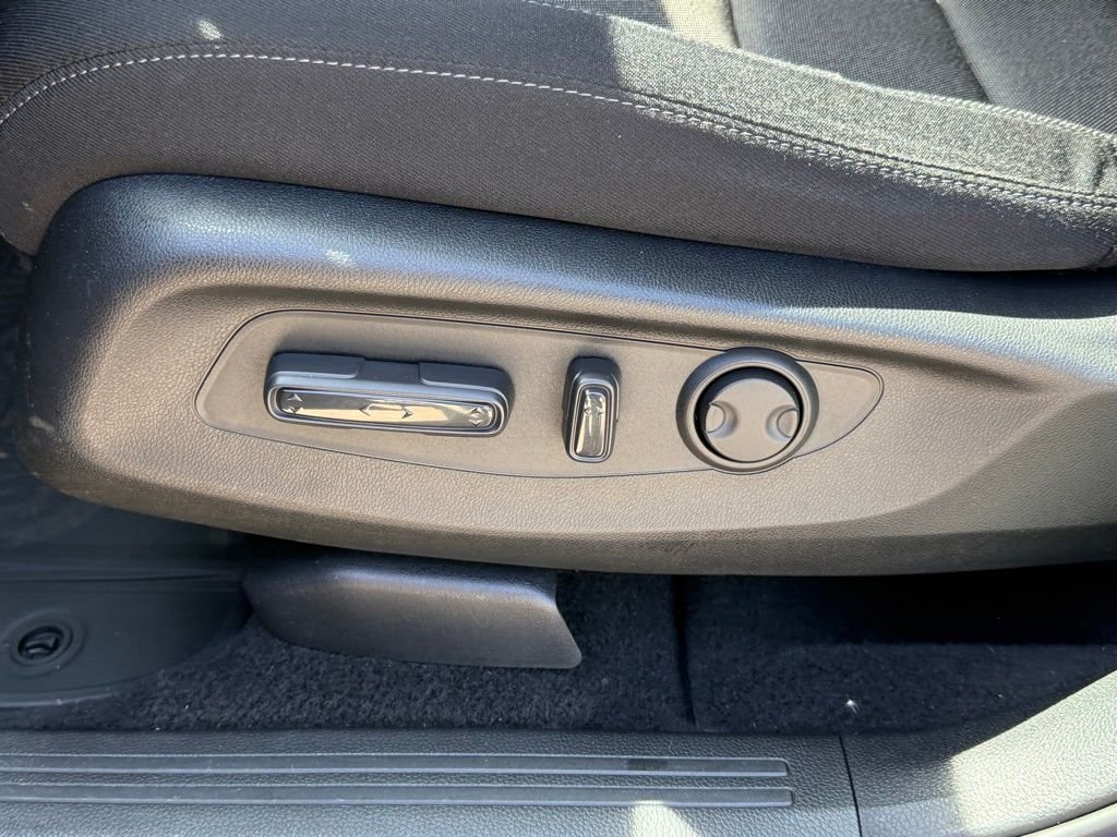 Used 2023  Honda EX image 27