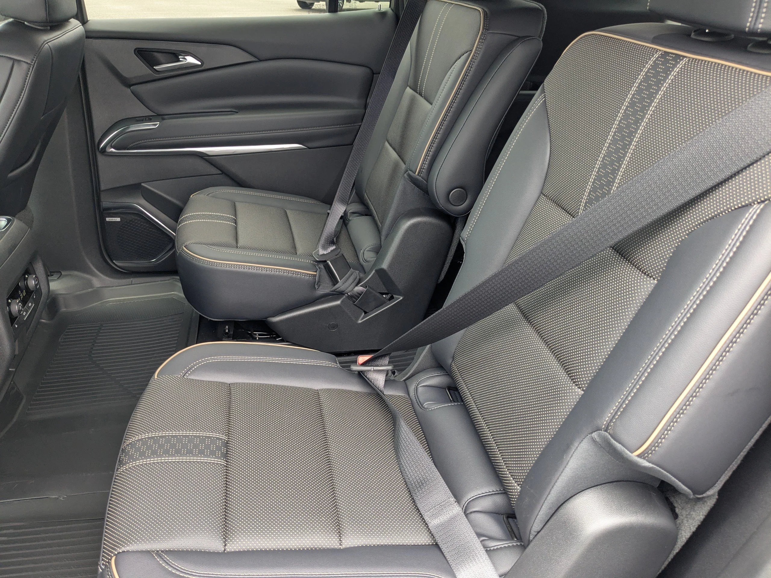 2026 Chevrolet Traverse High Country - Photo 16