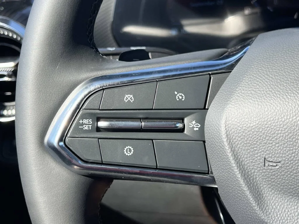 2027 Chevrolet Equinox LT - Photo 21