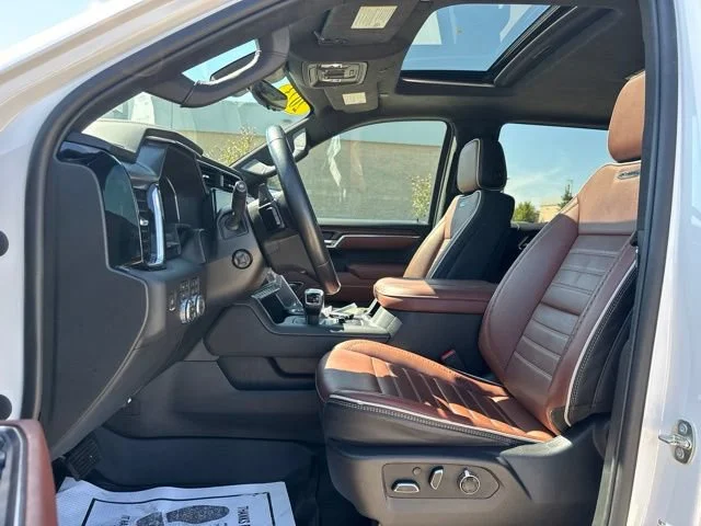Used 2023 White Frost Tricoat GMC Denali Ultimate image 25