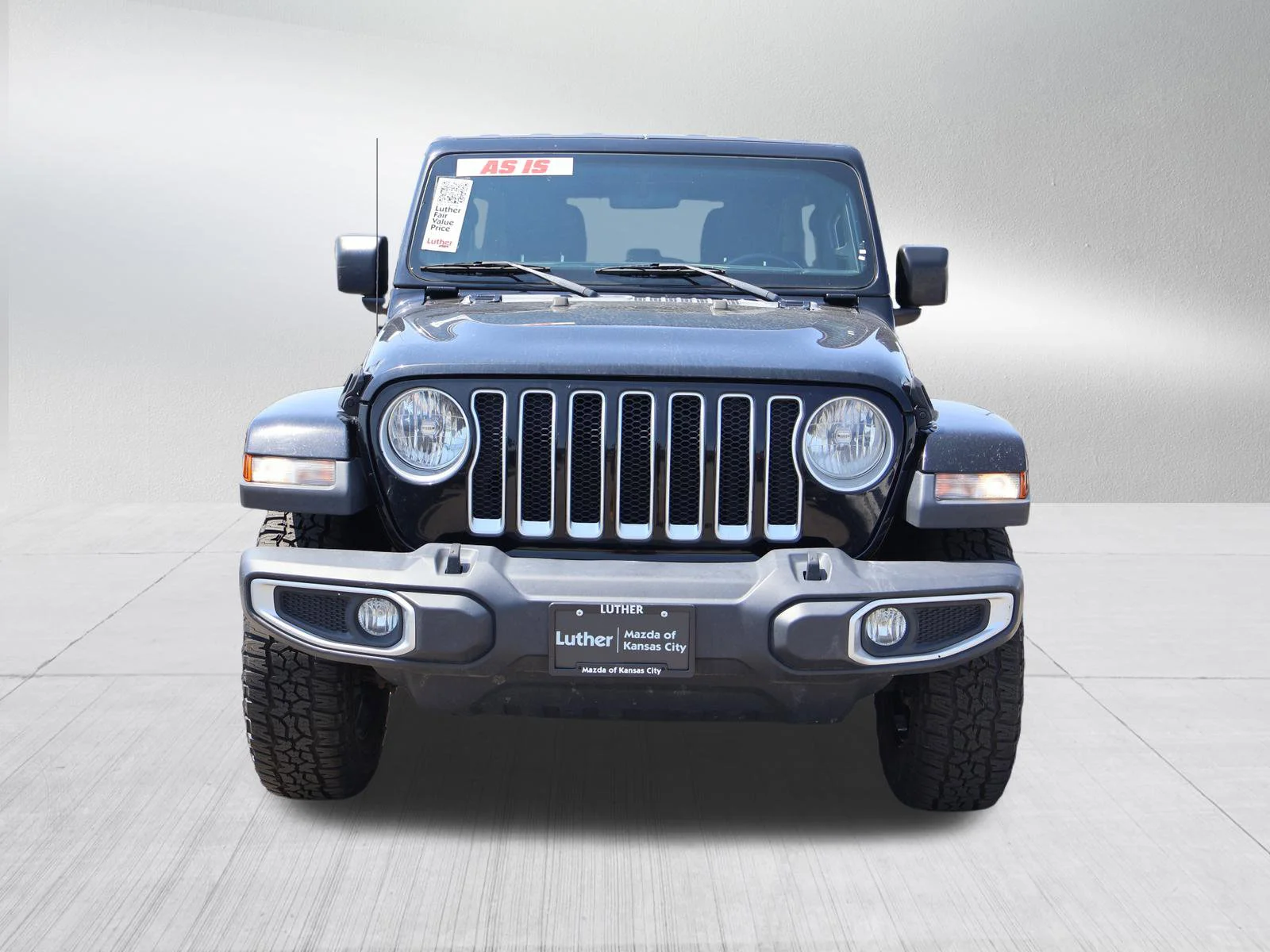 Used 2019 Jeep Wrangler Unlimited Sahara with VIN 1C4HJXEN4KW586120 for sale in Kansas City