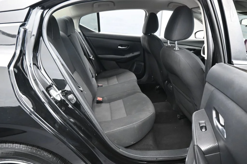 Used 2022 Super Black Nissan SV image 31