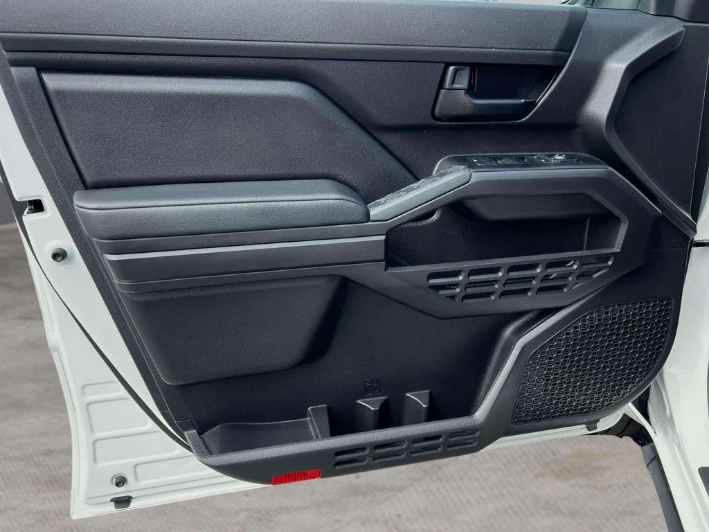 2025 Toyota Tacoma SR - Photo 24