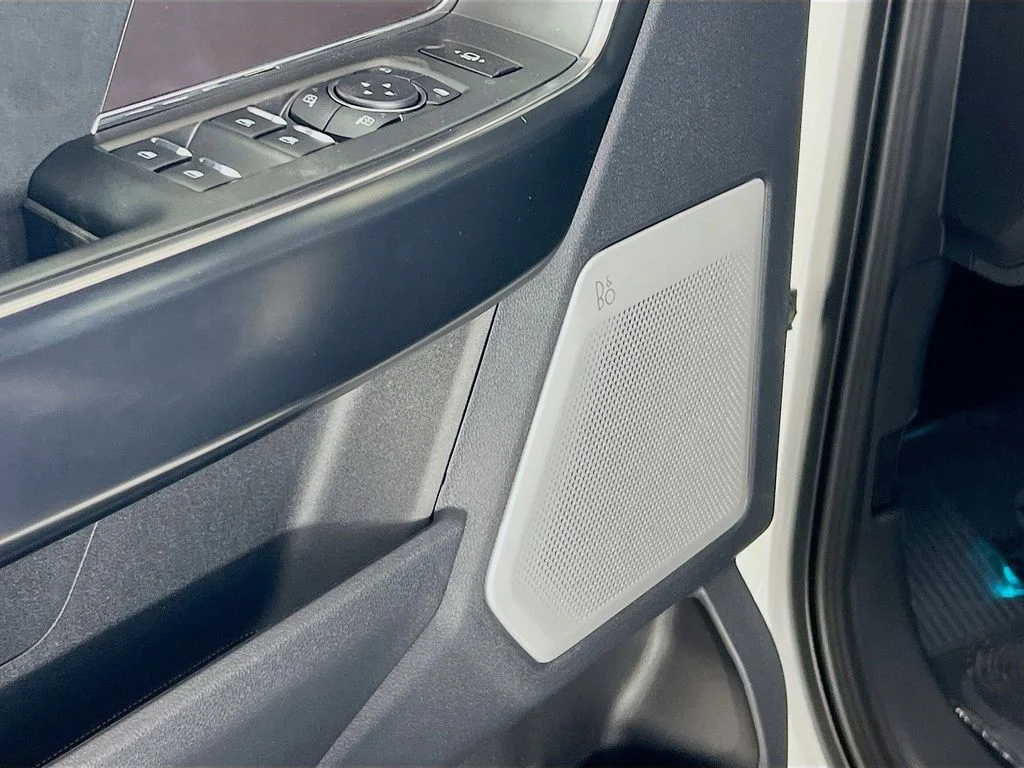 New 2026 Star White Metallic Tri-Coat Ford Platinum image 13