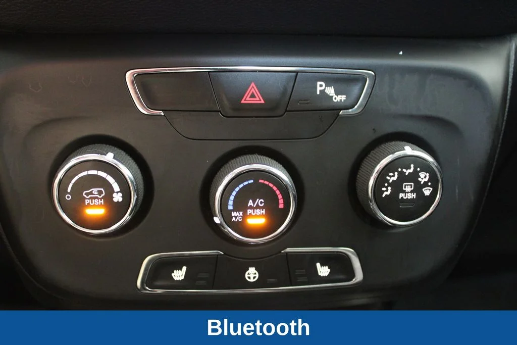 Used 2017 White Jeep Sport image 9