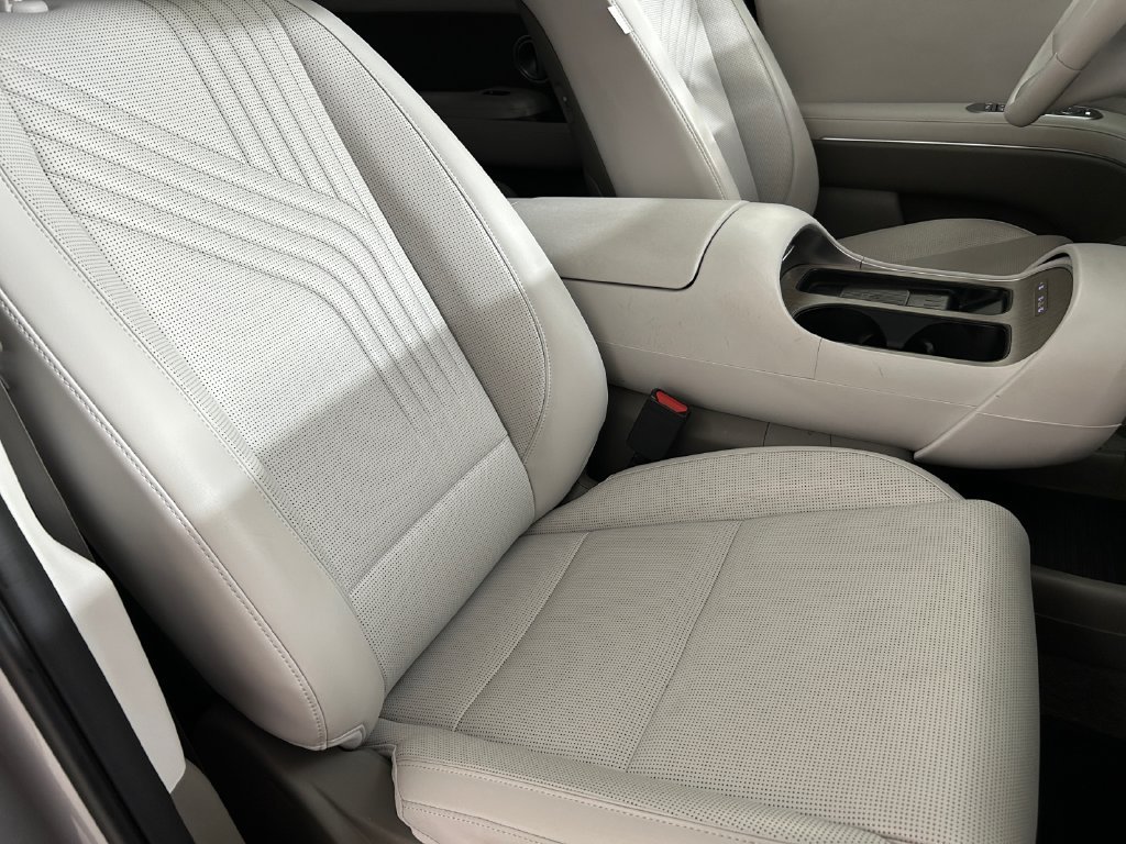 Used 2026 Silver Hyundai SEL Convenience image 14