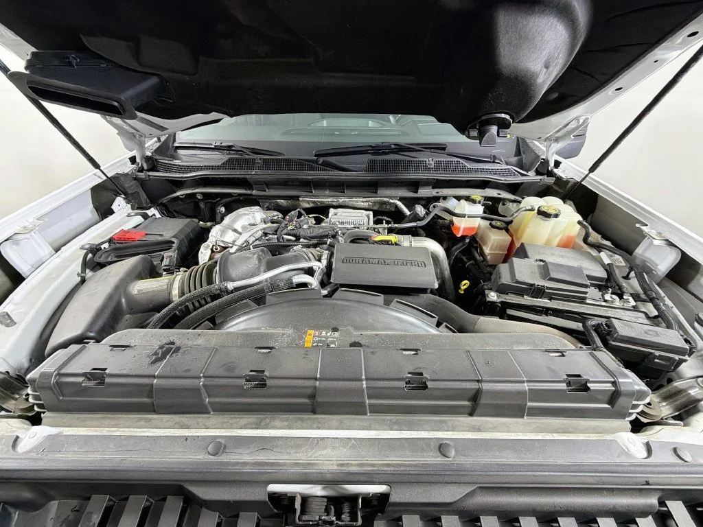 Used 2022 White Chevrolet High Country image 28