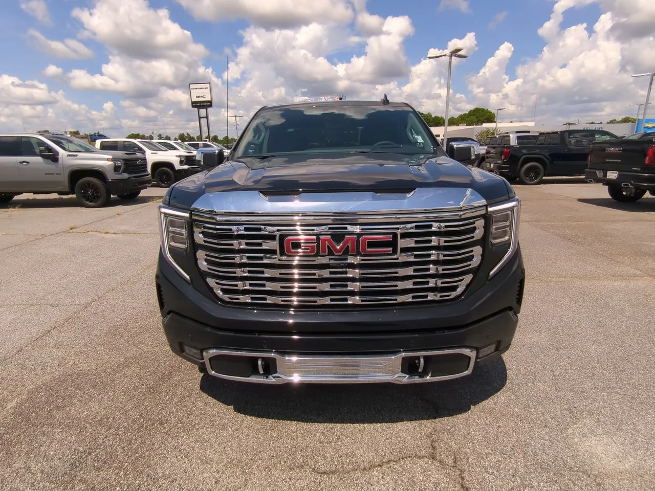 2026 GMC Sierra 1500 Denali - Photo 8