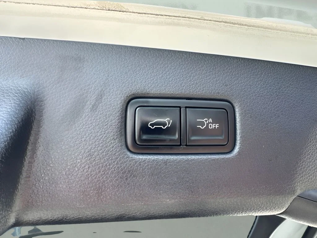 Used 2025 White Kia SX image 31