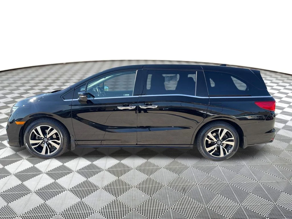 Certified Used 2018 Black Honda Elite image 2