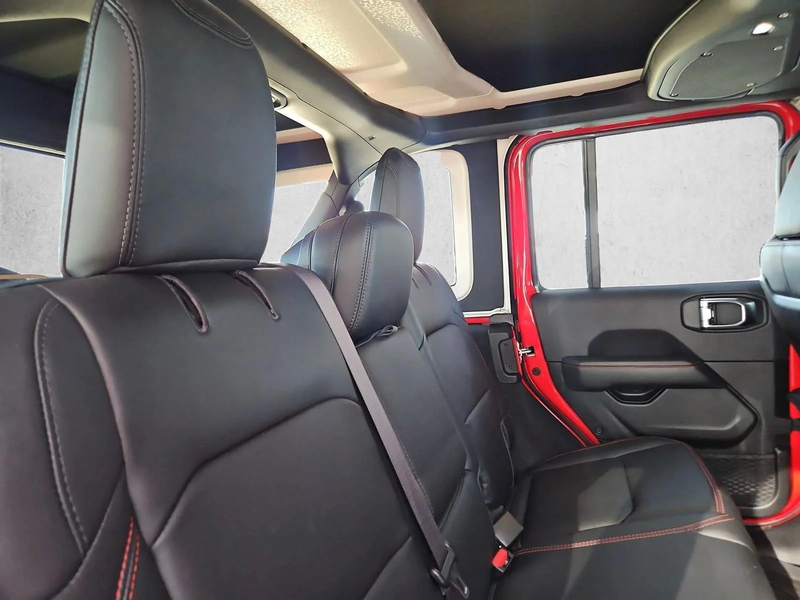 Used 2025 Firecracker Red Clearcoat Jeep Rubicon X image 18