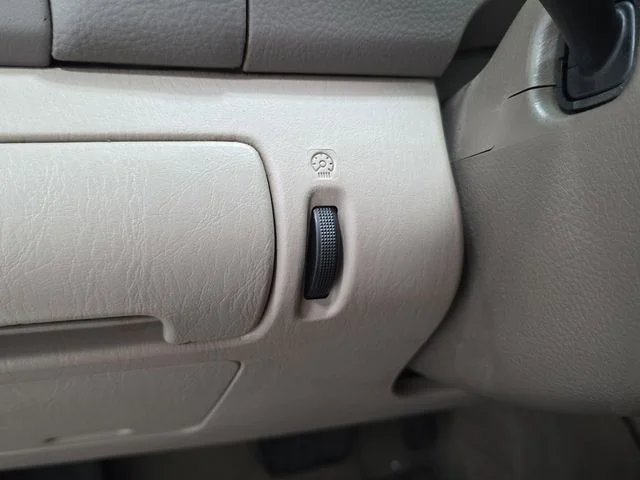 Used 2003 Green Toyota  image 22