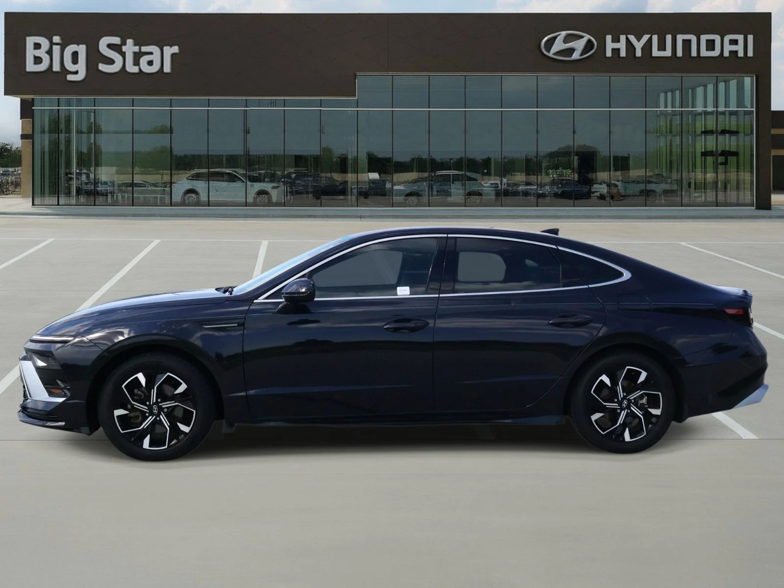 Used 2024 Carbon Blue Hyundai SEL image 2