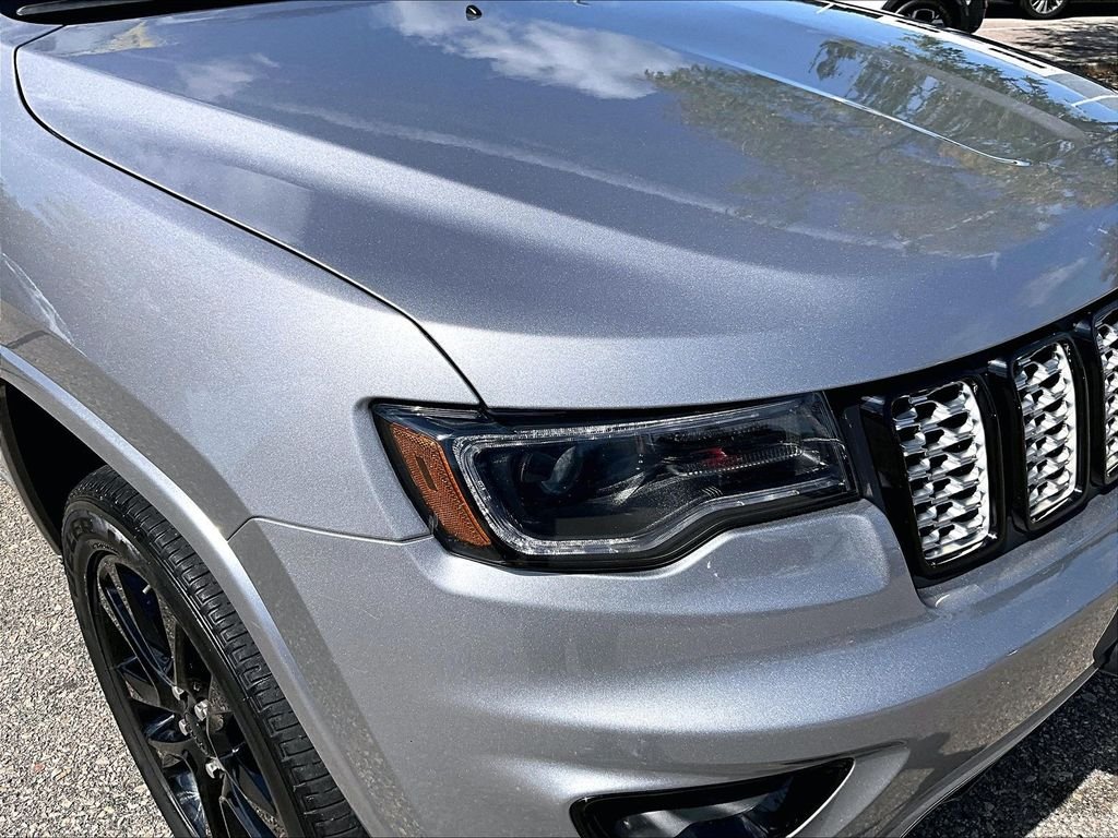 Used 2021 Silver Jeep Laredo X image 32