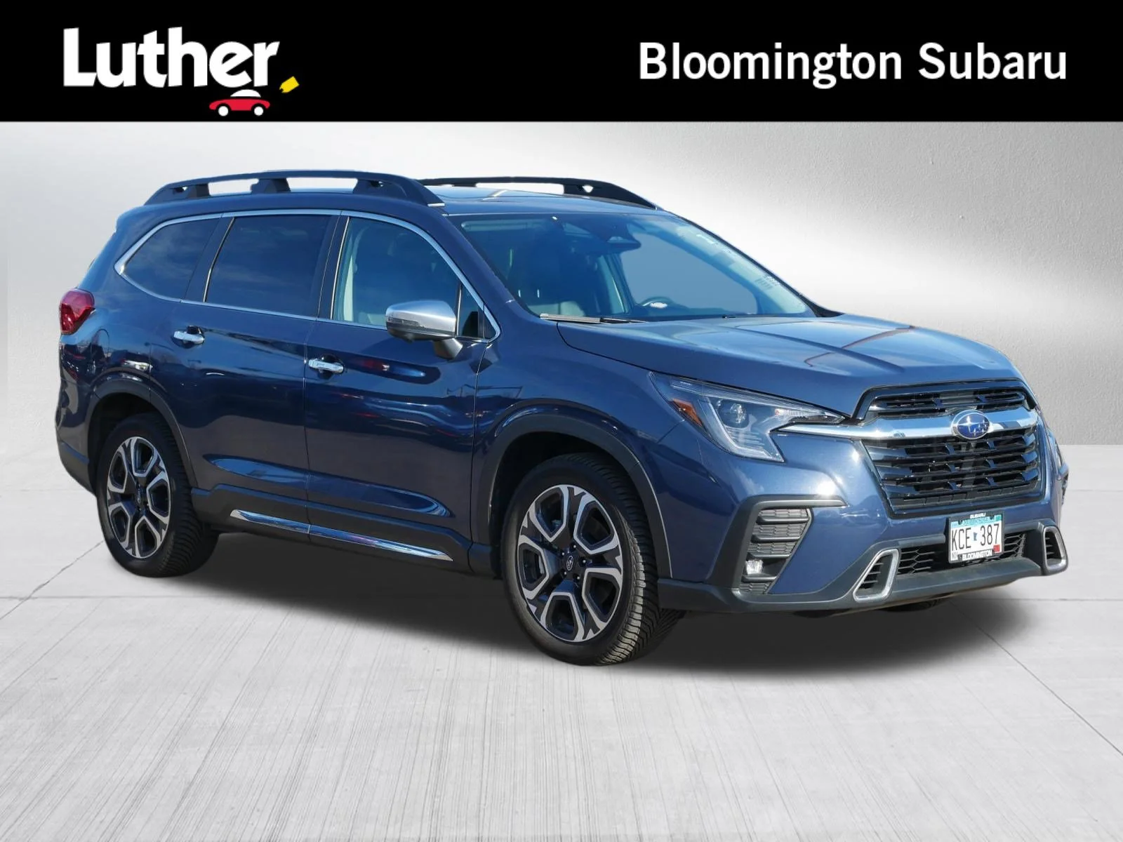 2023 Subaru Ascent Touring's photo