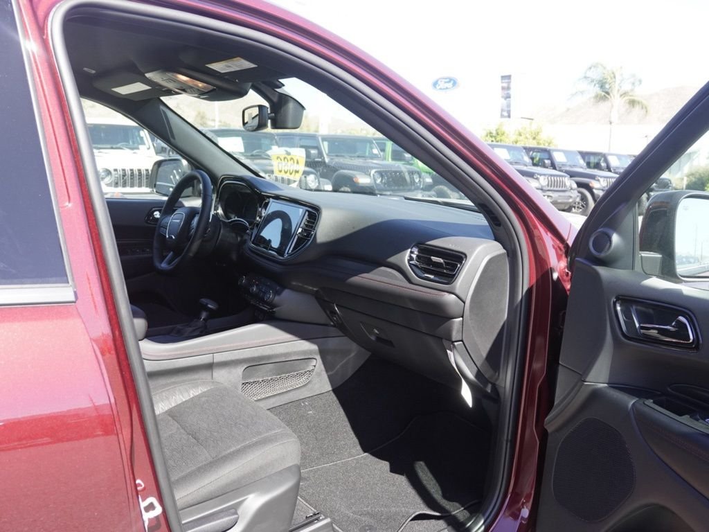 New 2026 Octane Red Pearl-Coat Exterior Paint Dodge GT HEMI V8 image 22