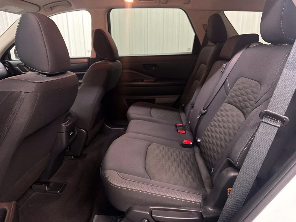 Used 2024 Glacier White Nissan S image 20