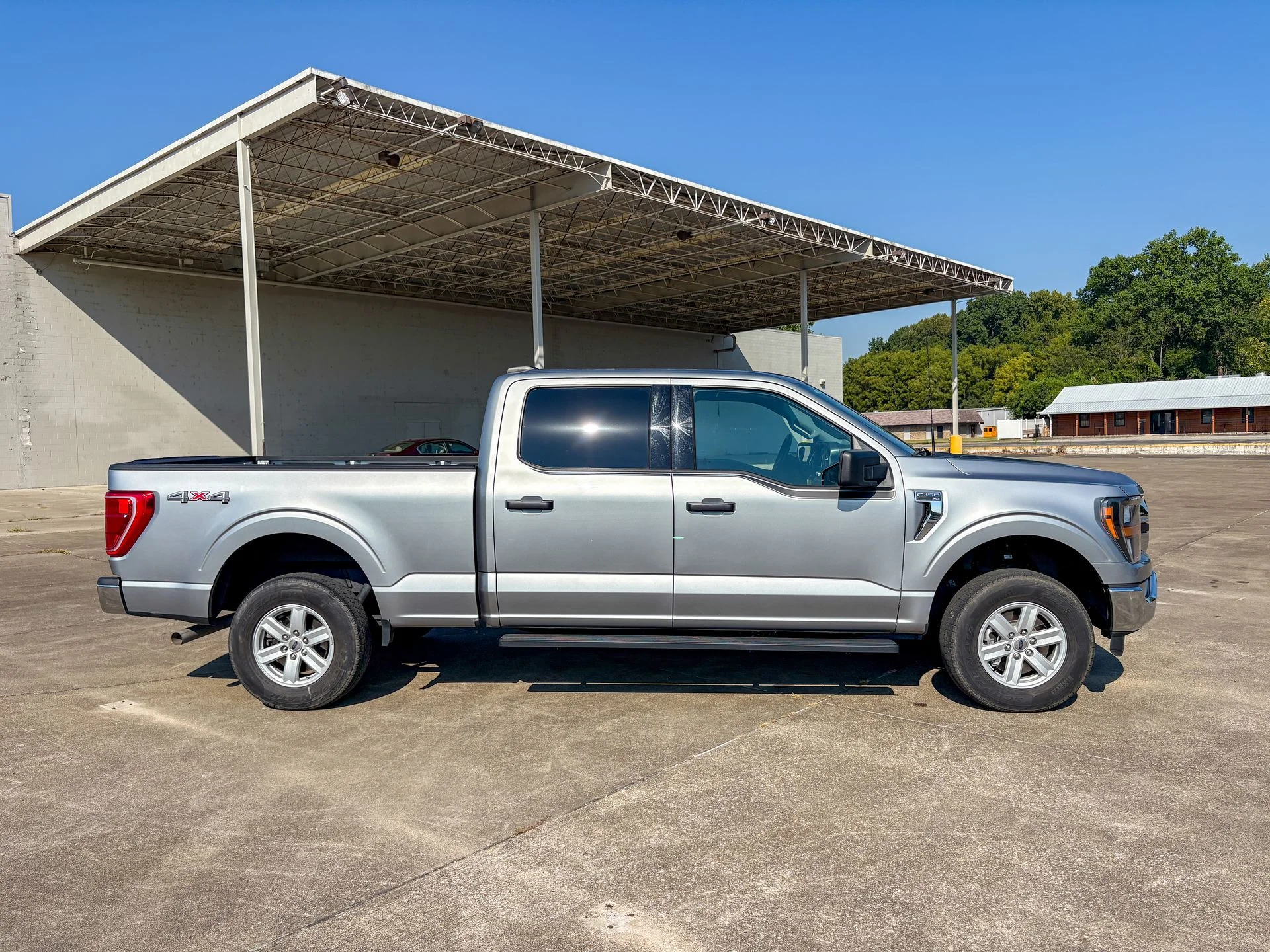 Used 2023 Silver Ford XLT image 13
