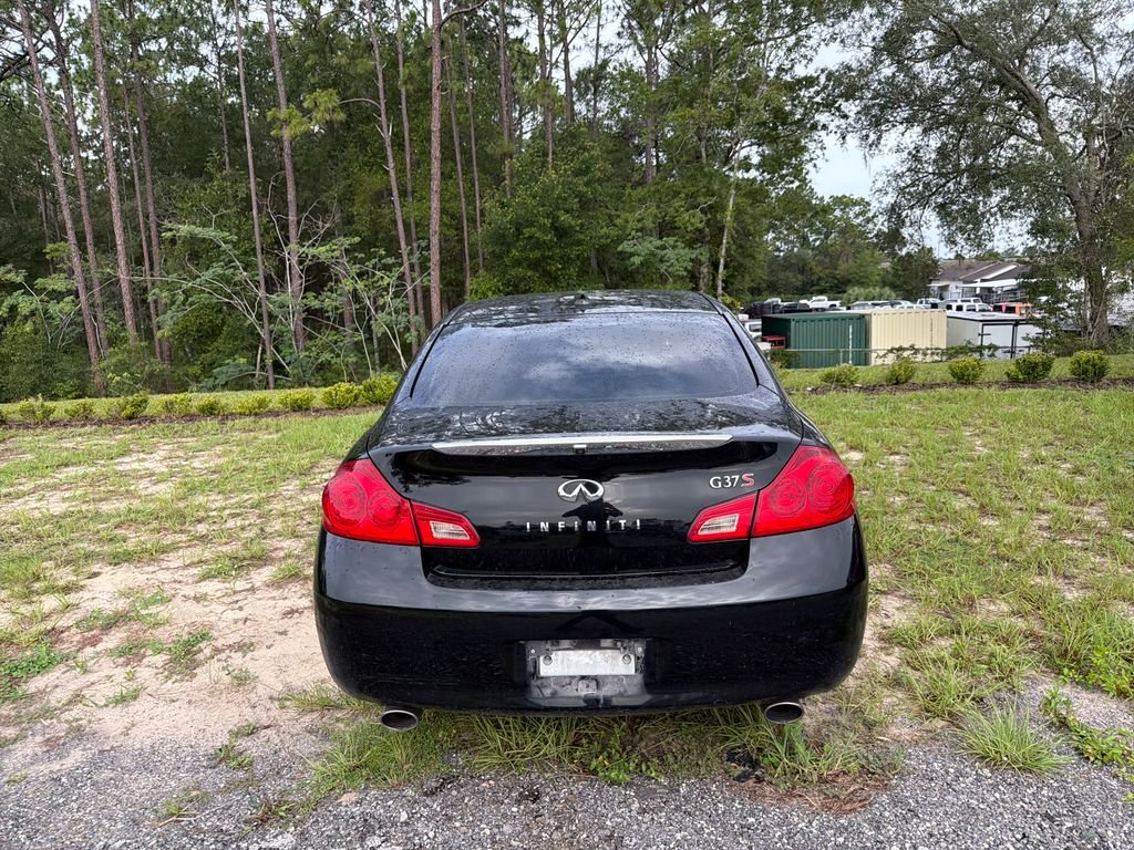 Used 2009 Black INFINITI Journey image 4