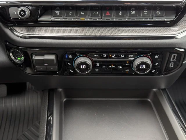 2026 Chevrolet Silverado 2500 HD ZR2 - Photo 17