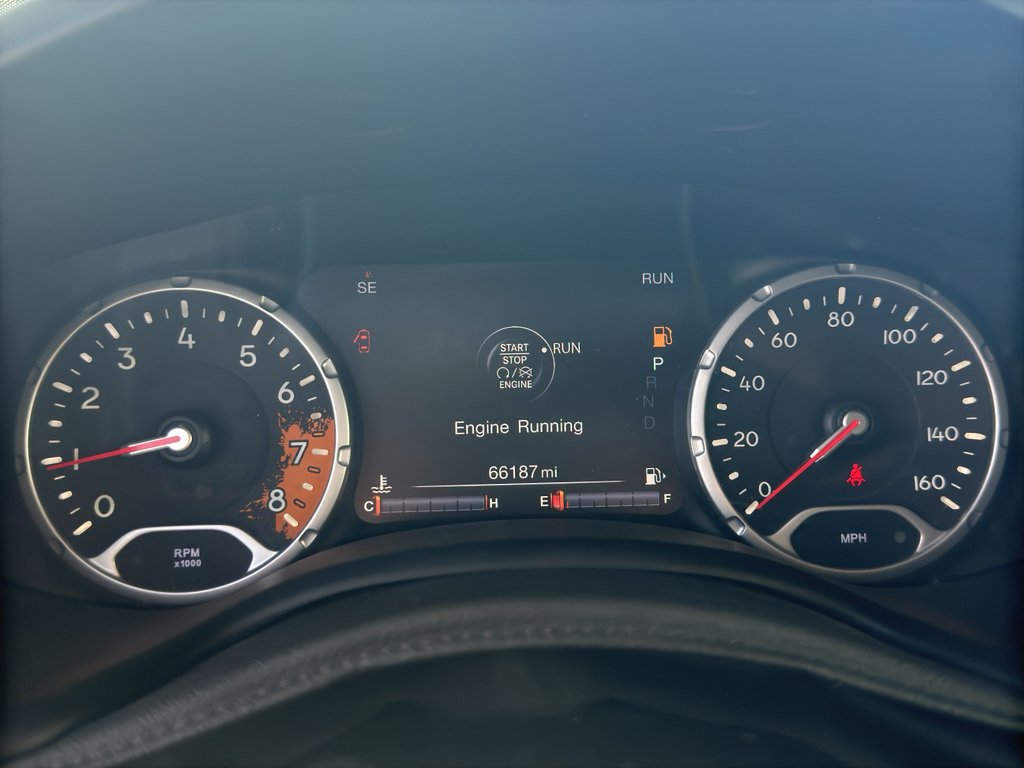 Used 2018 Glacier Metallic Jeep Trailhawk image 20