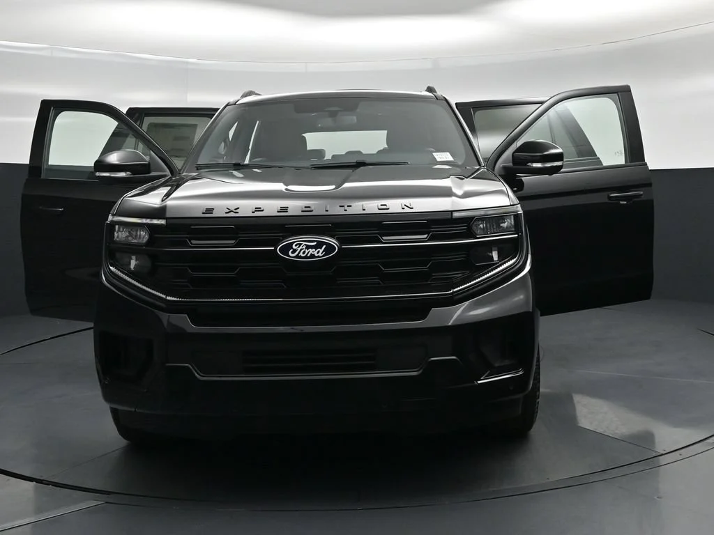 New 2027 Agate Black Metallic Ford Platinum image 30