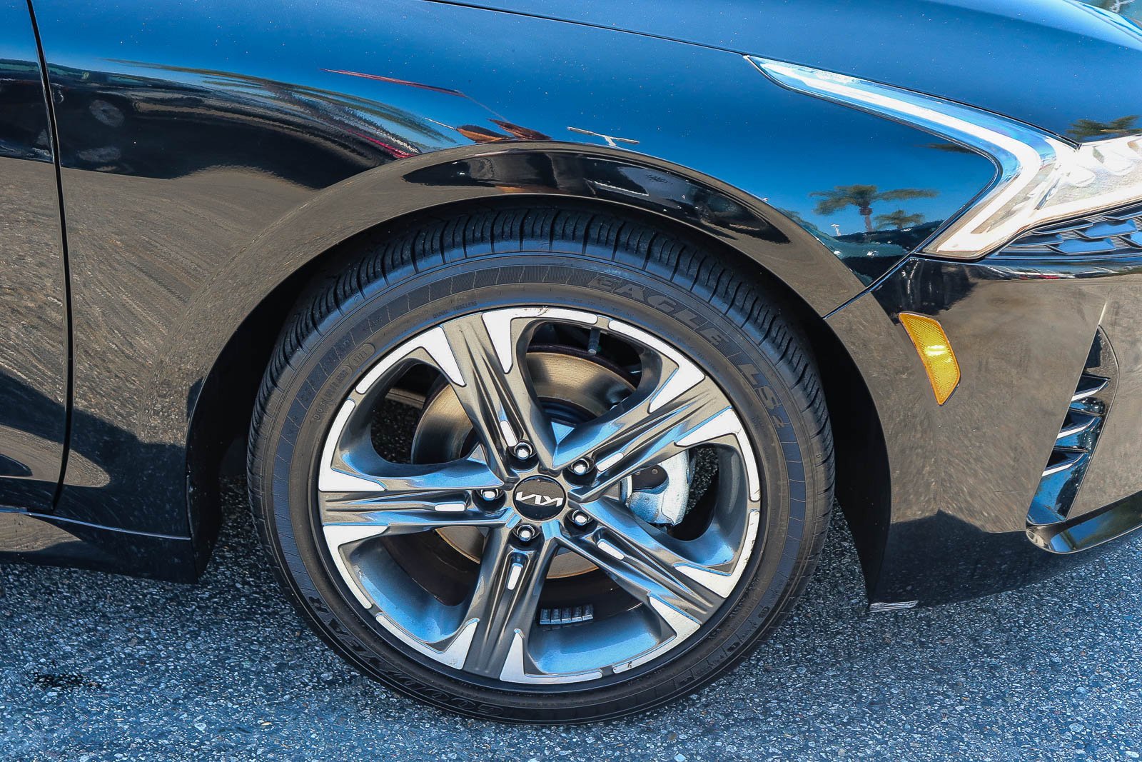 Used 2022 Ebony Black Kia EX image 7