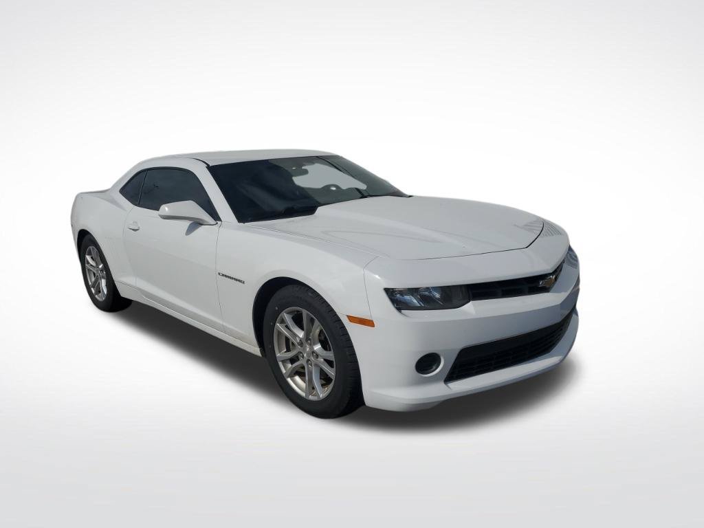 Used 2015 White Chevrolet 2LS image 6