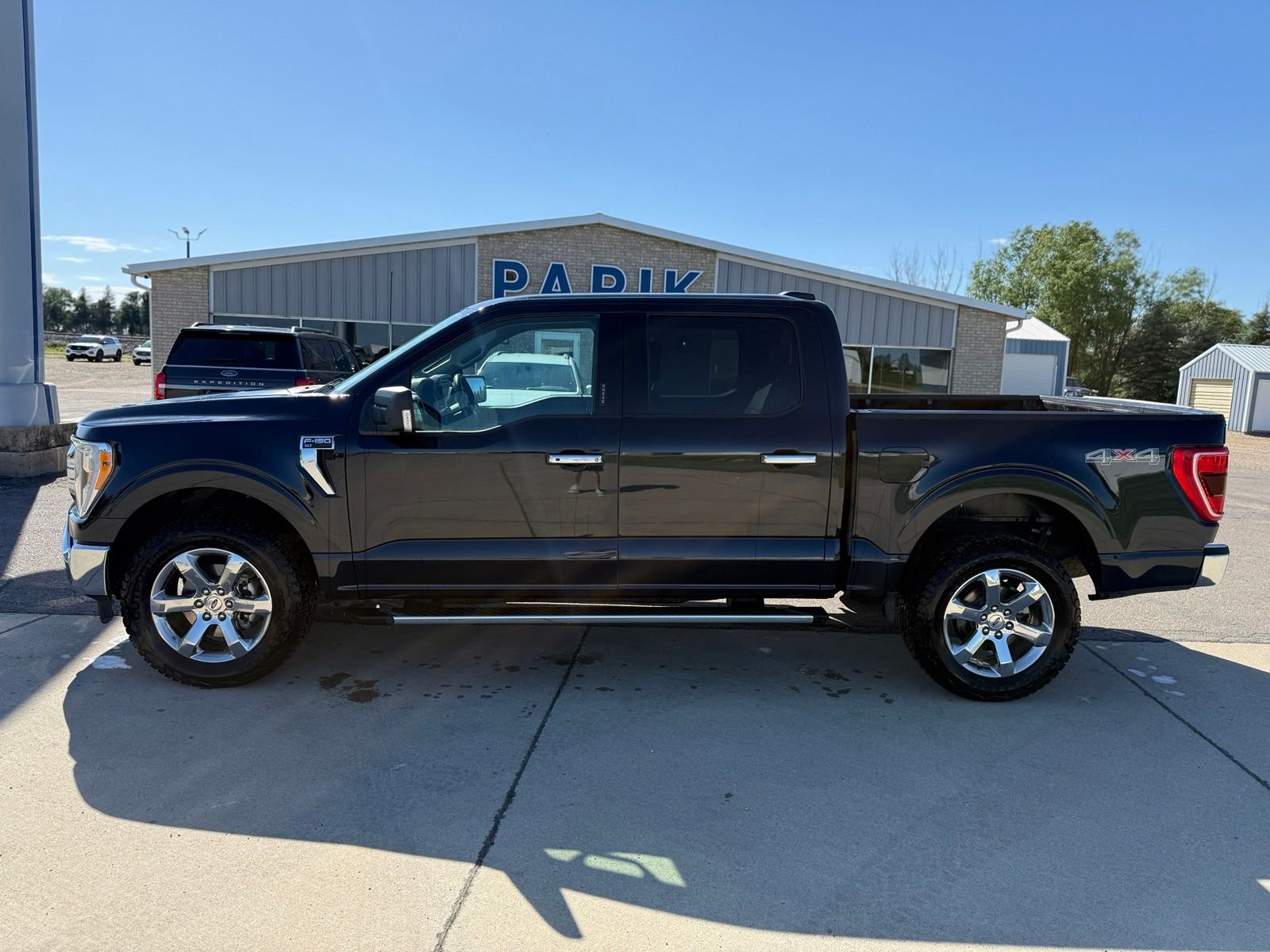 Certified Used 2023 Blue Metallic Ford XLT image 3