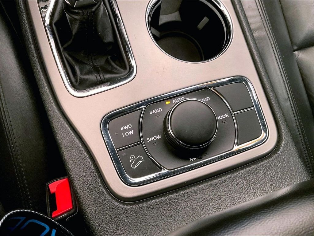 Used 2020 White Jeep Limited image 27