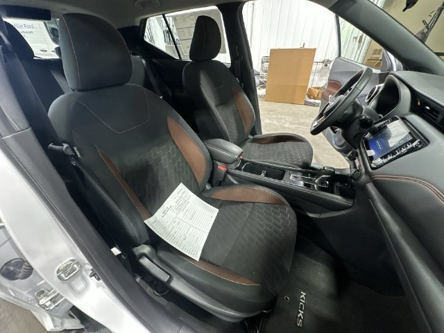 Certified Used 2021 Aspen White / Super Black Nissan SR image 32