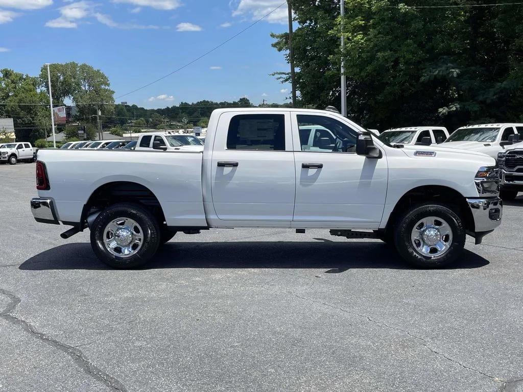 New 2026 Bright White Clear-Coat Exterior Paint RAM Tradesman image 9