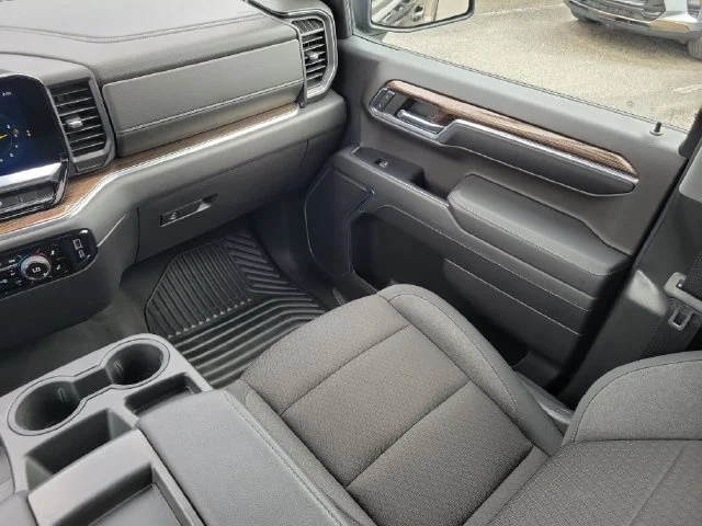2024 Chevrolet Silverado 1500 LT - Photo 14