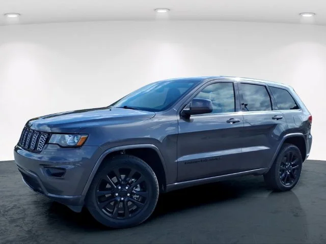 Used 2021 Gray Jeep Laredo X image 2