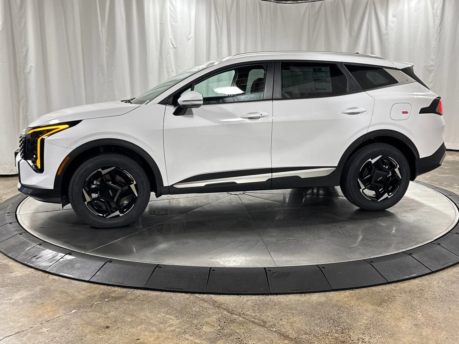 New 2026 Glacial White Pearl Kia EX image 10