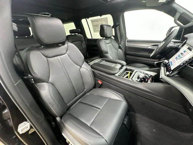 New 2026 High Gloss Black Exterior Paint Jeep Limited Reserve image 28