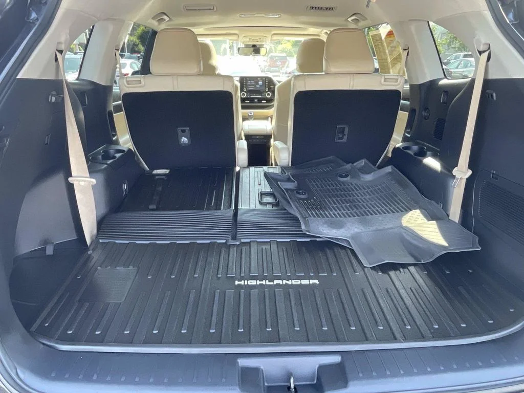 Used 2021 Brown Toyota XLE image 11