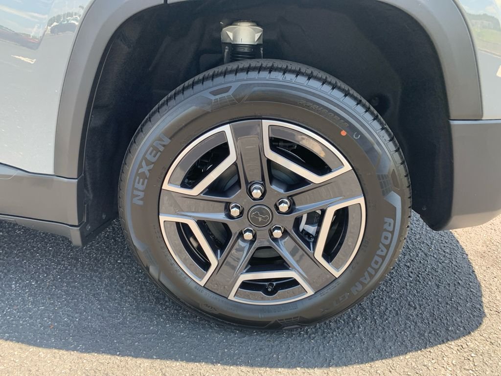 New 2026 Sting-Gray Clear-Coat Exterior Paint Jeep Laredo image 10