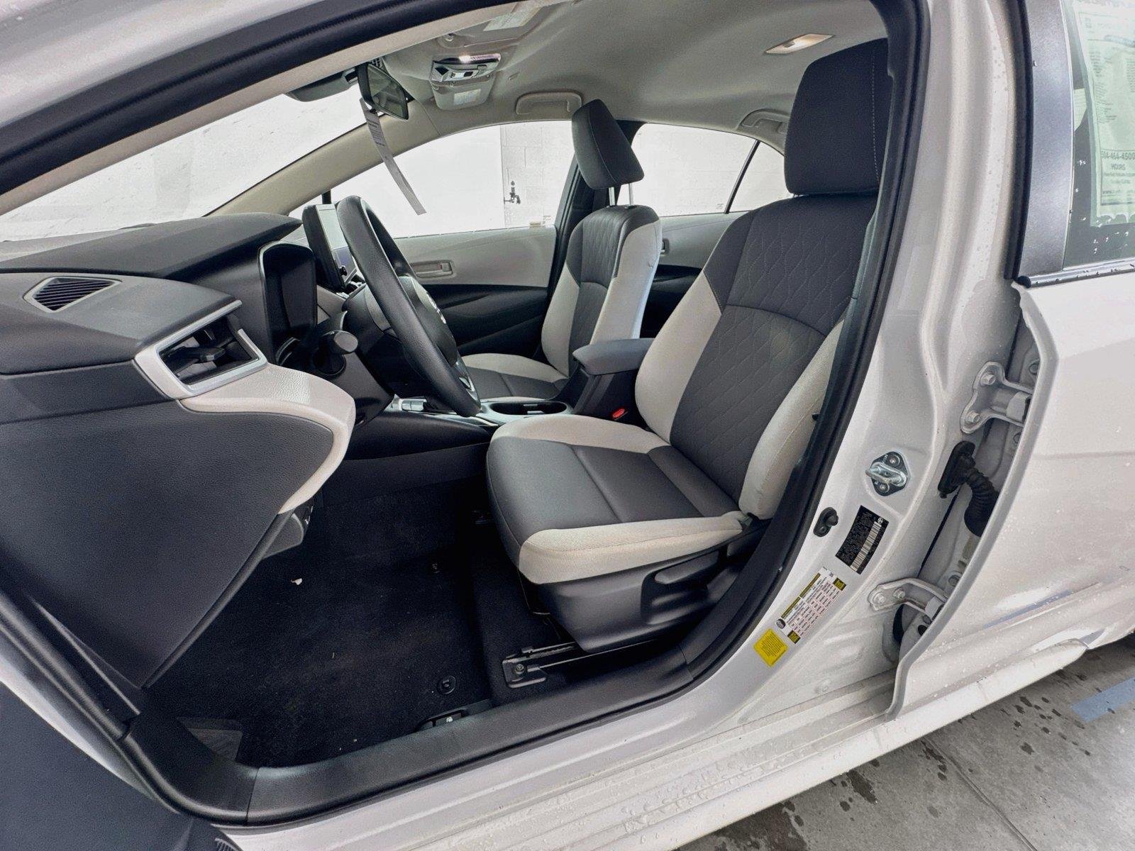 Used 2025 Ice Cap Toyota LE image 19