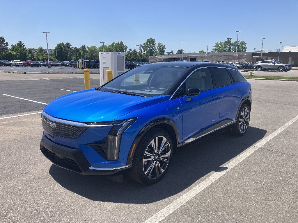 2025 Cadillac Optiq Luxury 2 AWD's photo