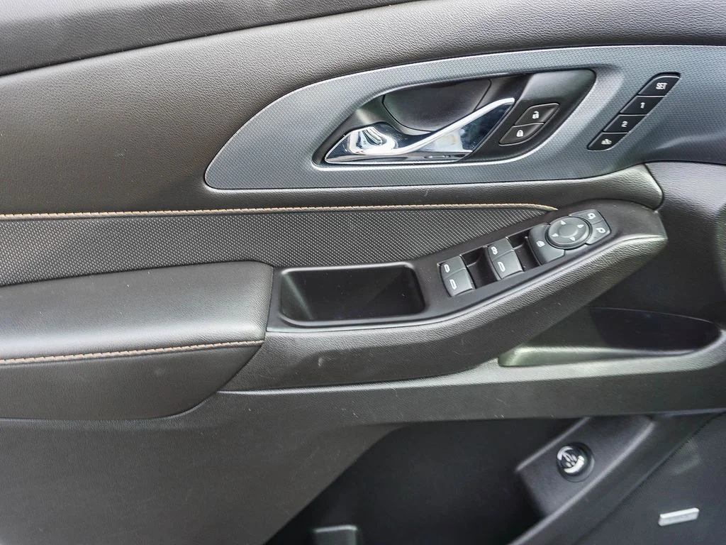 Used 2020 White Chevrolet Premier image 18
